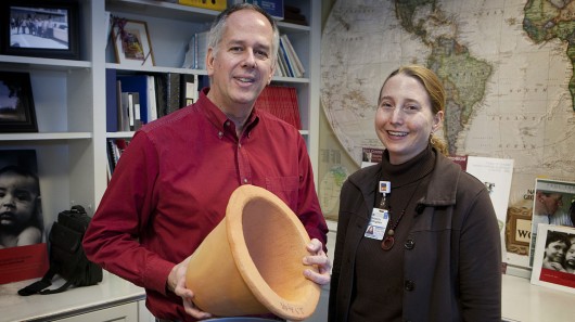 Thiết bị lọc nước sạch đồng thời tạo việc làm cho các nước đang phát triển