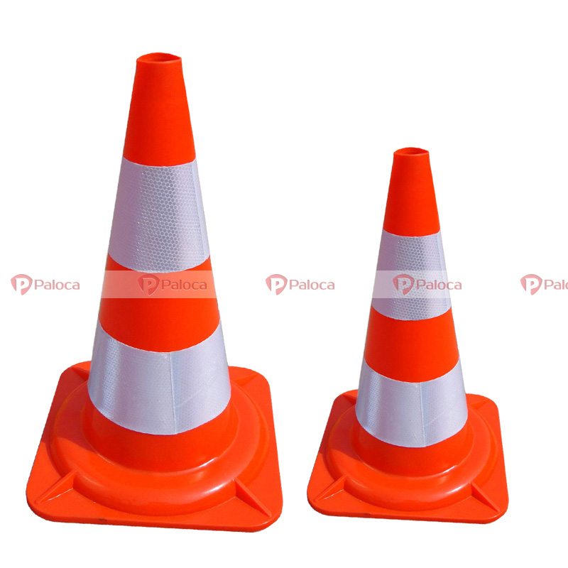 Cọc giao thông đế cam