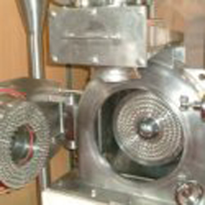 Máy nghiền nguyên liệu