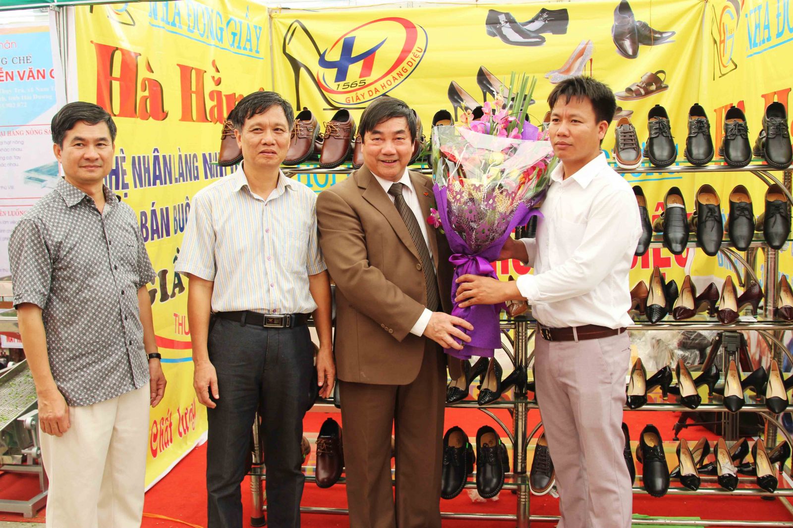 Công nghệ sản xuấy giày, dép da mang nhãn hiệu Hà Hằng