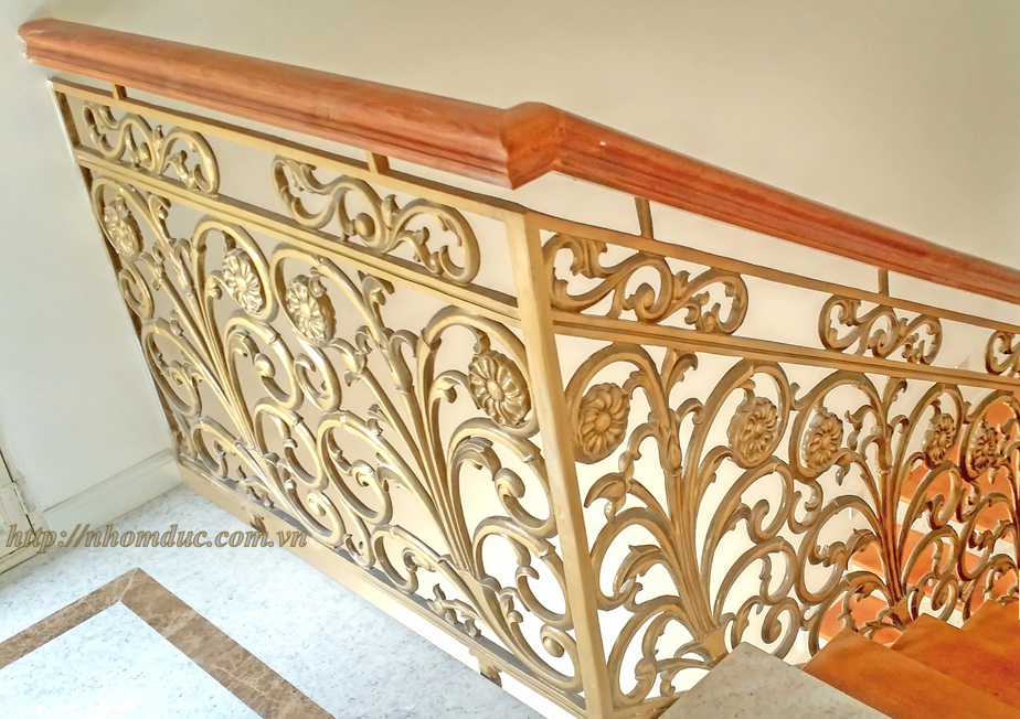 Cầu thang hợp kim nhôm đúc CT 152