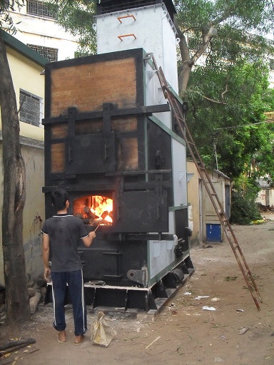 Lò các bon hóa tái tạo nhiên liệu sạch từ rác thải rắn