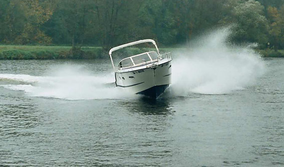 Tàu dùng để đánh bắt cá H28