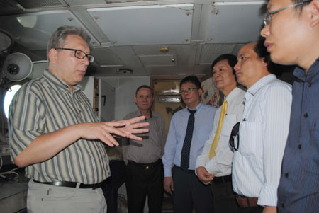 Viện nghiên cứu biển lưu động’ khởi hành ra Trường Sa