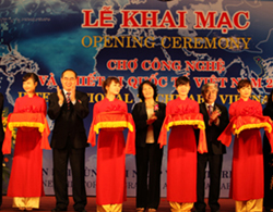 Khai mạc Chợ công nghệ và thiết bị quốc tế Việt Nam 2012