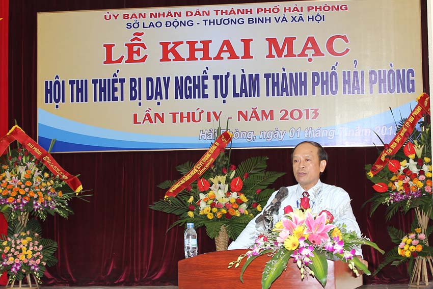 Ông Đặng Văn Tâng - Phó Giám đốc Sở LĐTBXH thành phố Hải Phòng Khai mạc Hội thi